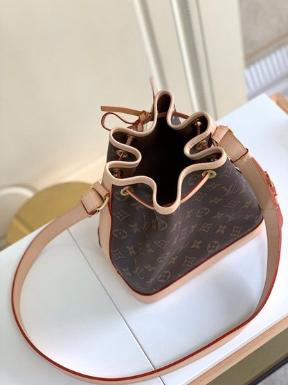 Classic Modern Leather Bucket Bag
