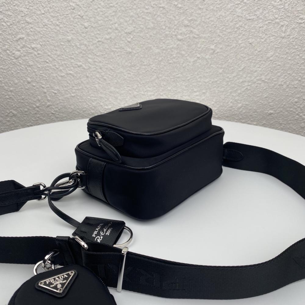 Classic Shoulder Bag