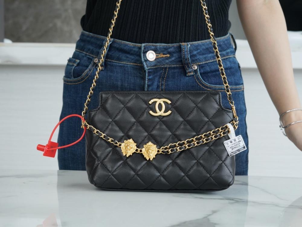 Elegant Shoulder Bag
