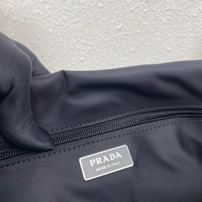 Classic Shoulder Bag