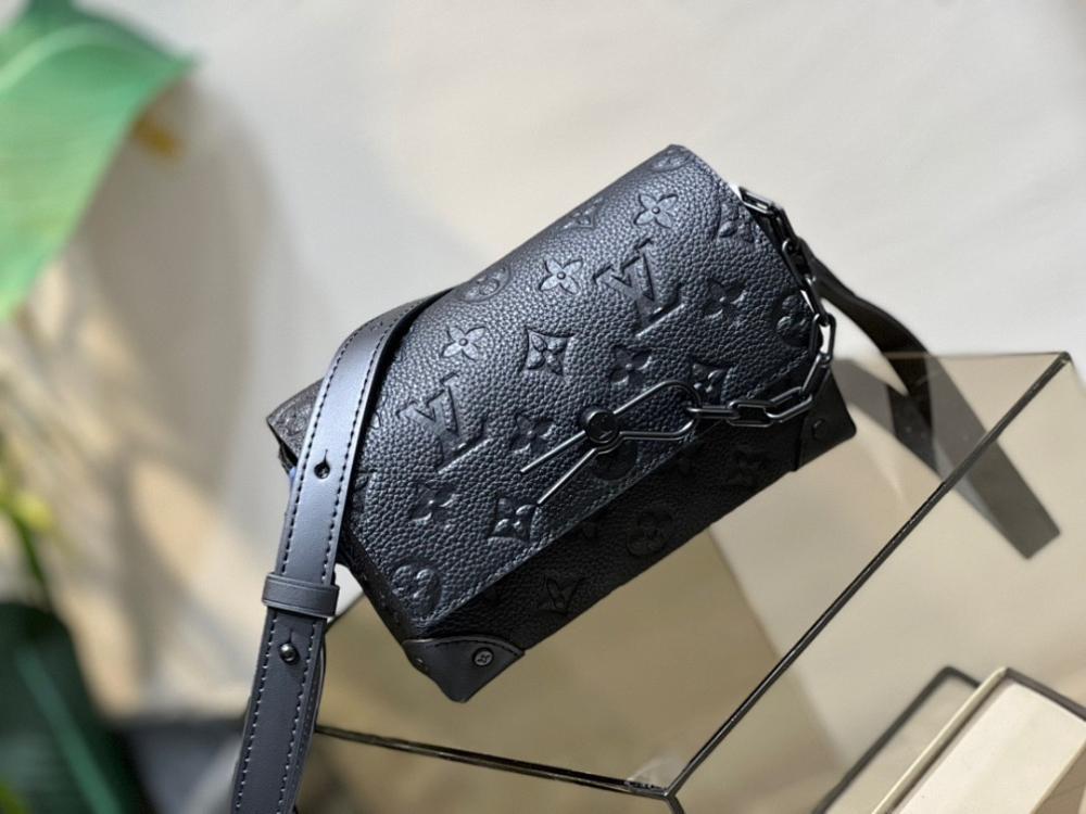 Classic Leather Shoulder Bag – Special Edition
