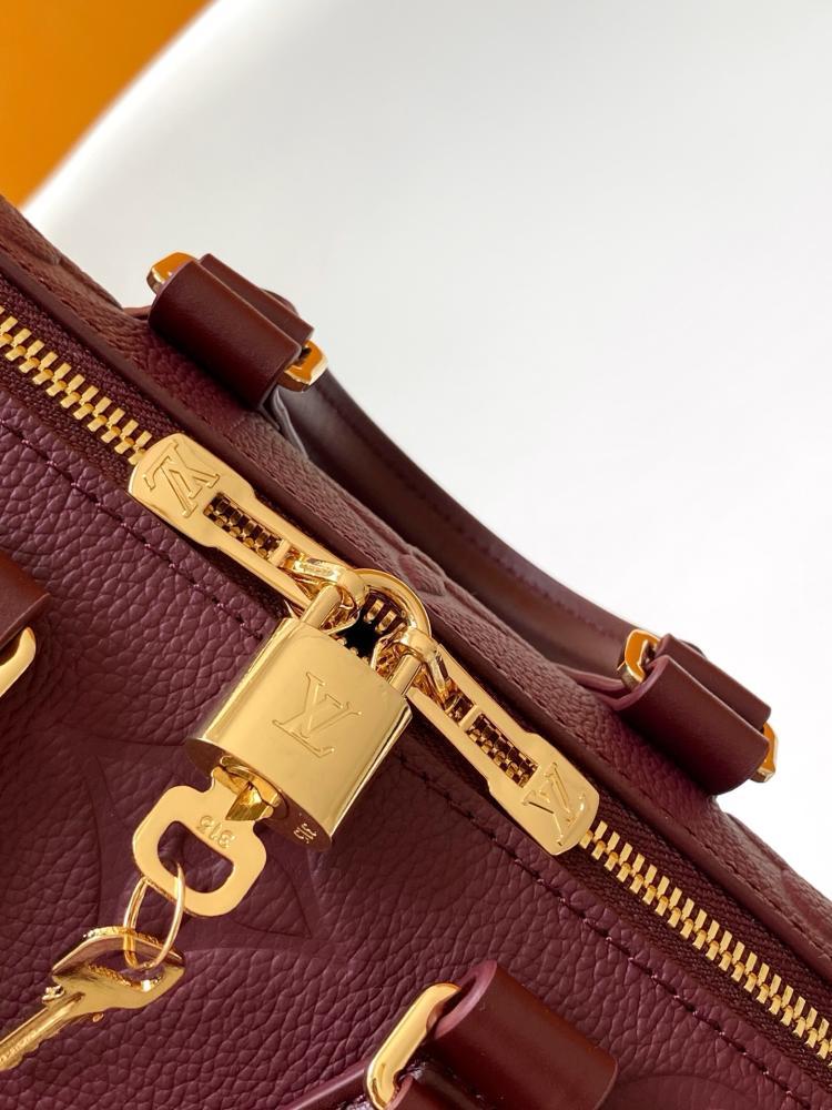 Alma Leather Shoulder Bag