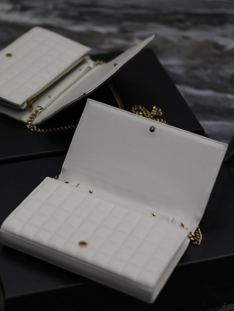 Modern Refined Lambskin Shoulder Bag