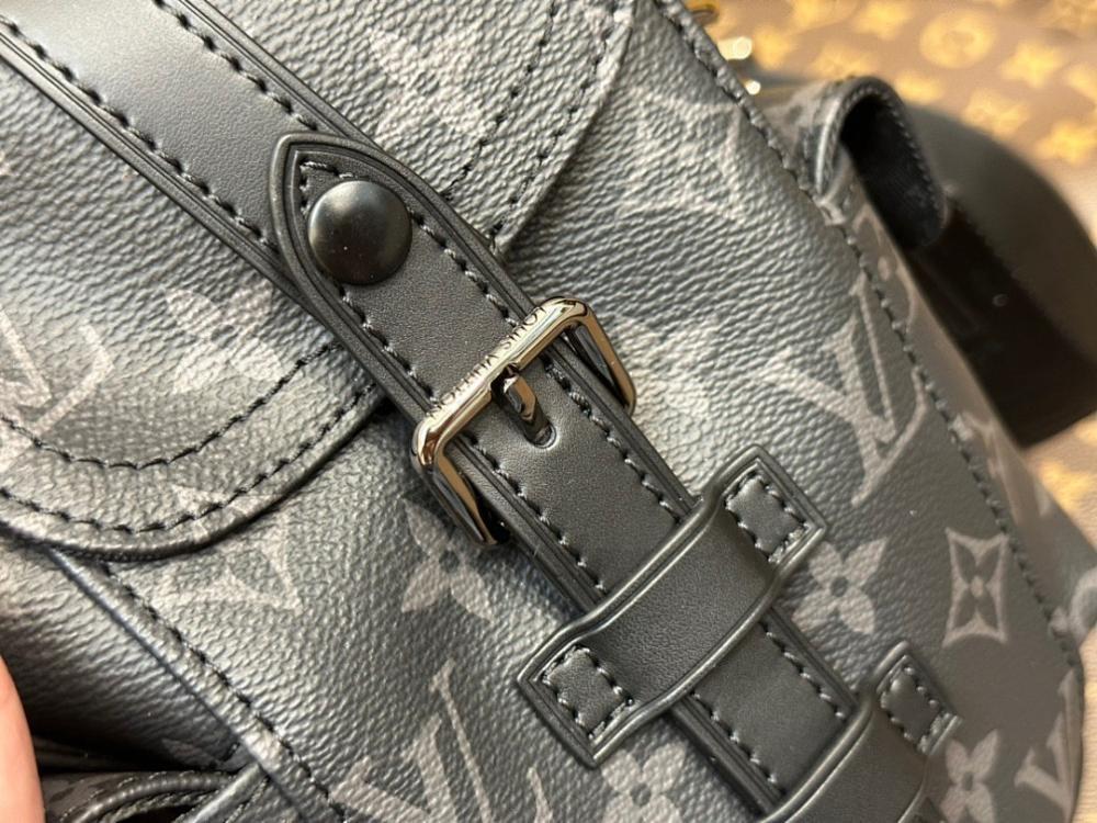 Italian-Inspired Elegant Black Leather Crossbody Bag