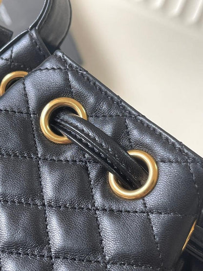 Modern Refined Leather Bucket Bag