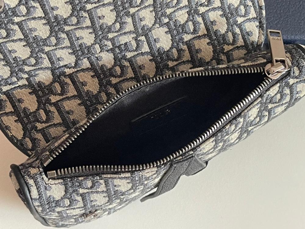 Stylish Black Calfskin Crossbody Bag – Limited Edition