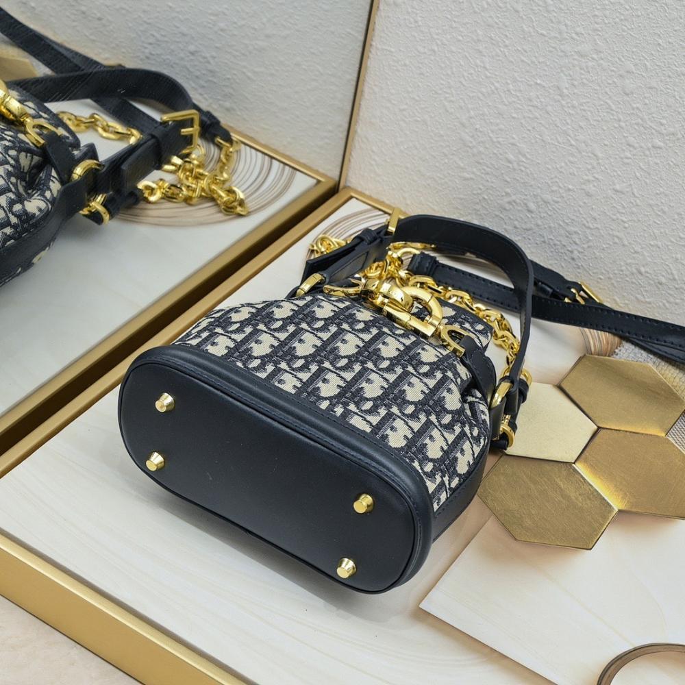 Stylish Bucket Bag – Limited Edition