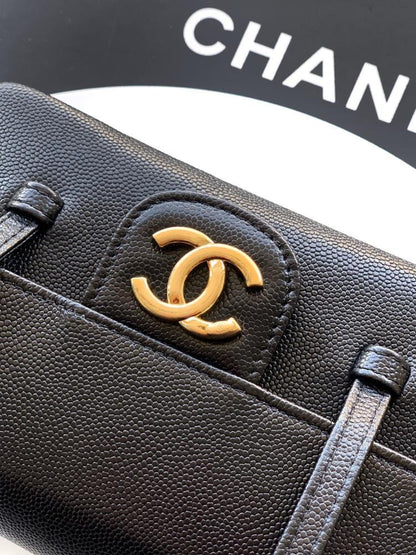 Classic Leather Shoulder Bag