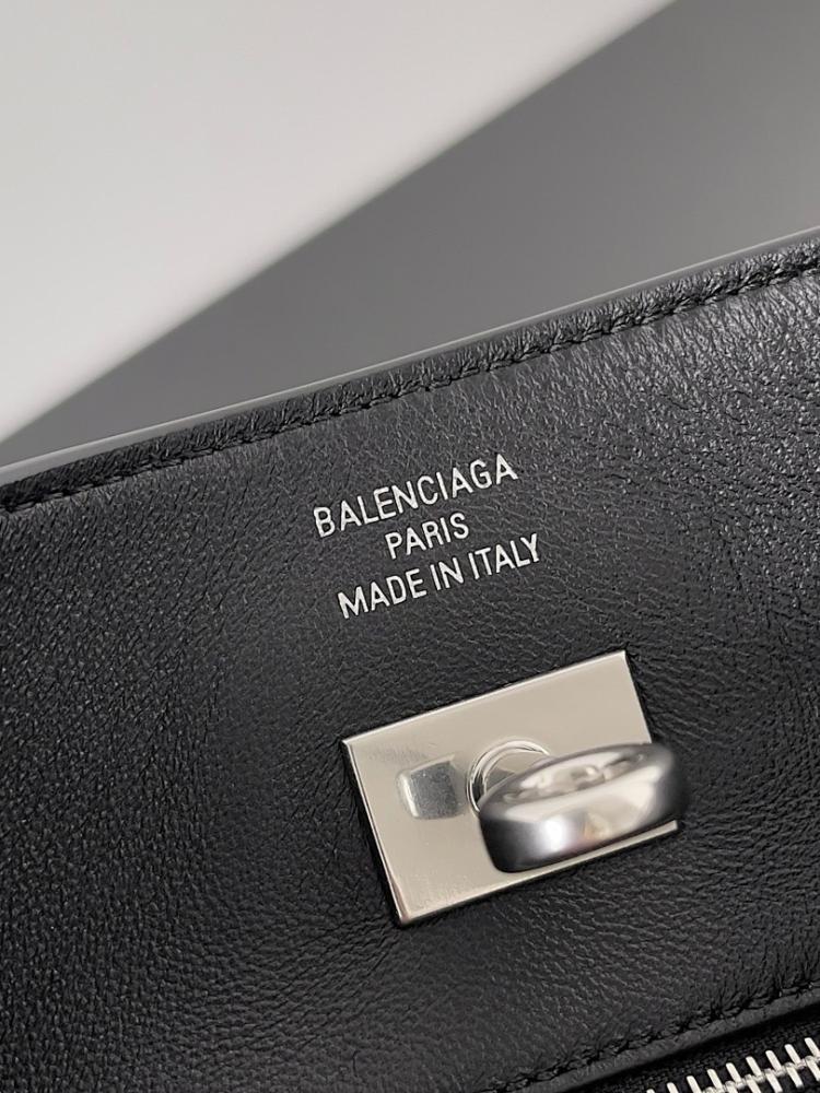 Italian-Inspired Stylish Shoulder Bag