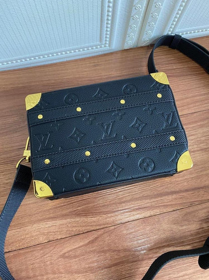 Elegant Refined Studded Leather Shoulder Bag