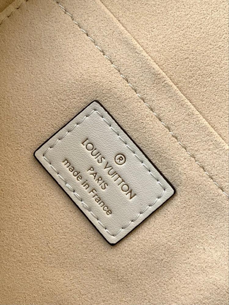 Stylish Refined Leather Travel Bag