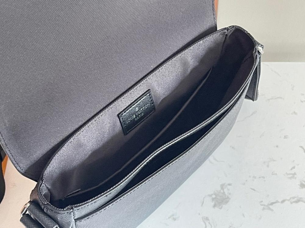 Italian-Inspired Stylish Leather Shoulder Bag