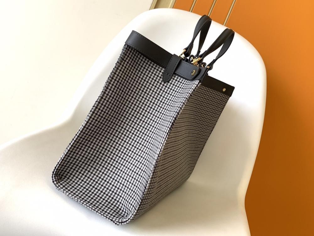 Arco Embroidered Tote Bag