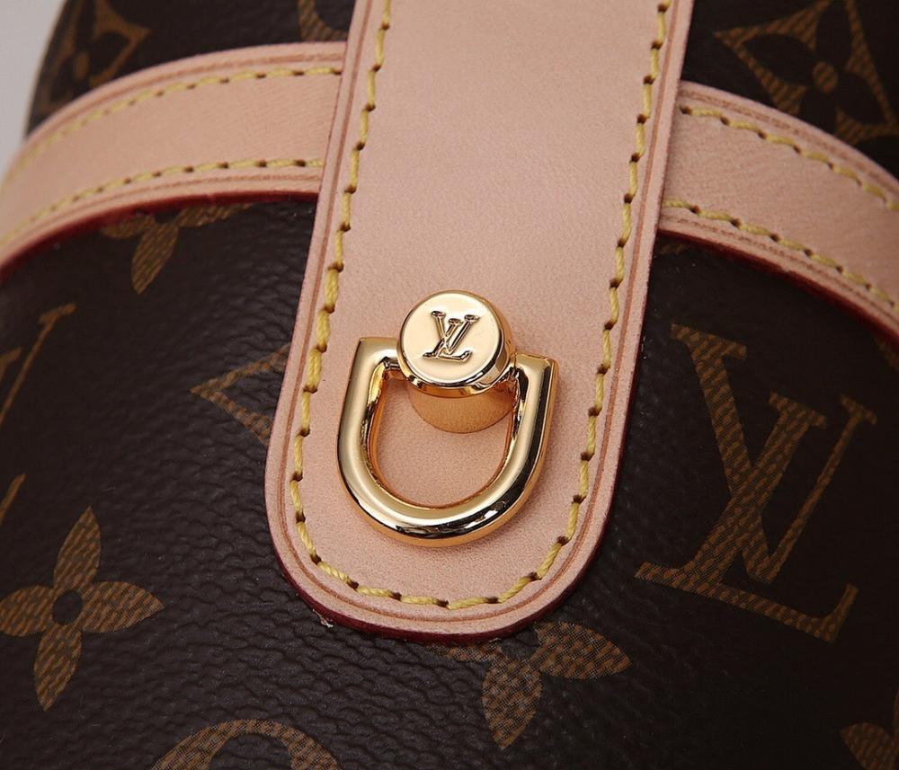 Modern Elegant Gold Leather Shoulder Bag