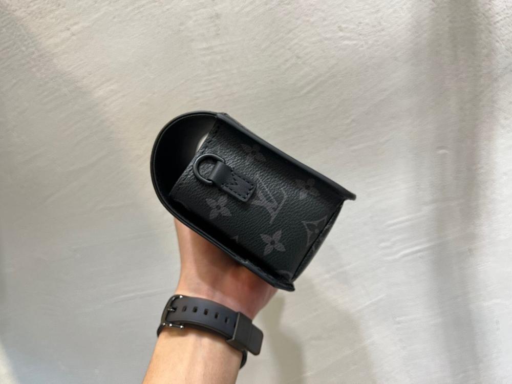 Modern Italian-Inspired Leather Shoulder Bag