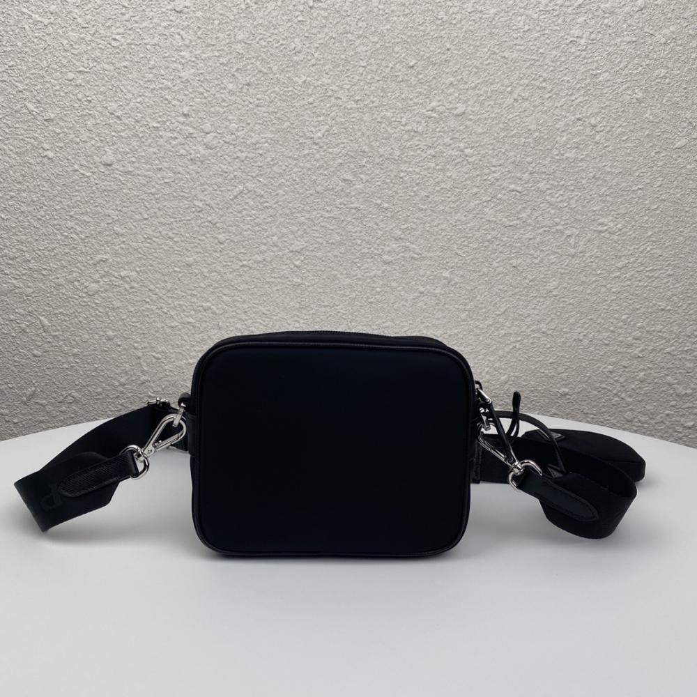 Classic Shoulder Bag