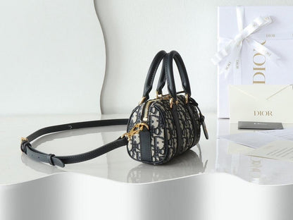 Elegant Printed Leather Shoulder Bag – Special Edition