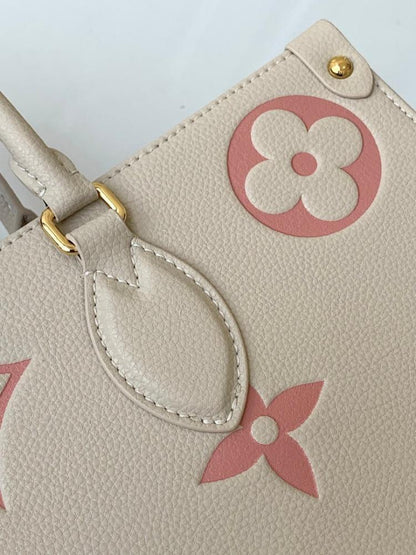 Elegant Refined Leather Shoulder Bag