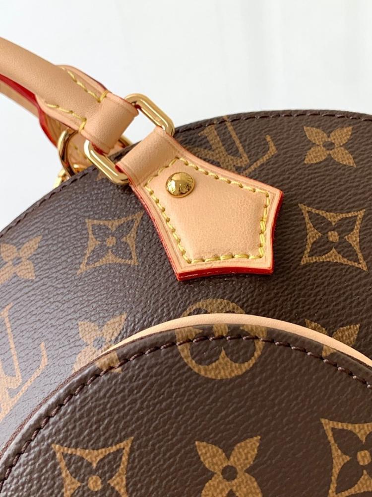 Luxury Leather Shoulder Bag – Limited Edition