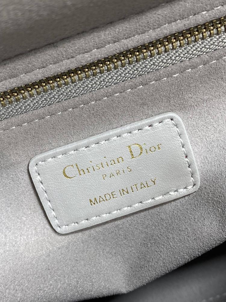 Classic Leather Shoulder Bag