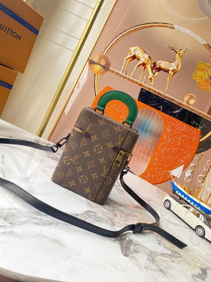 Modern Premium Studded Leather Shoulder Bag