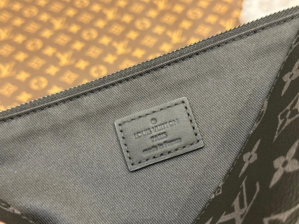 Elegant Calfskin Shoulder Bag – Special Edition