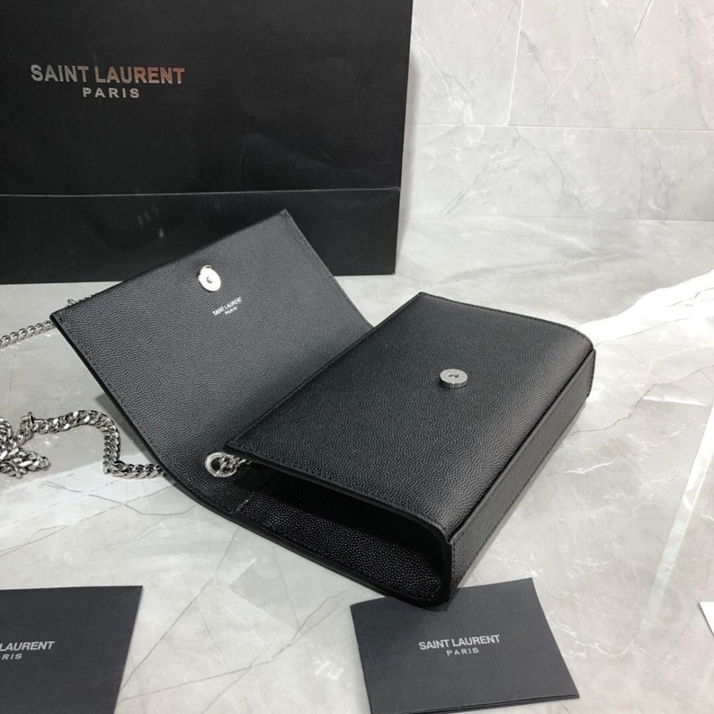 Modern Italian-Inspired Shoulder Bag