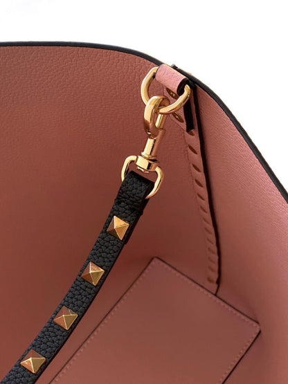 Elegant Stylish Calfskin Shoulder Bag – Limited Edition