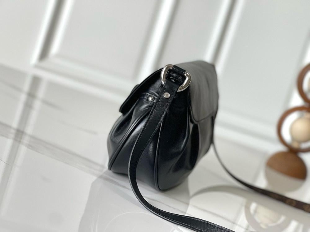 Italian-Inspired Luxury Black Leather Shoulder Bag