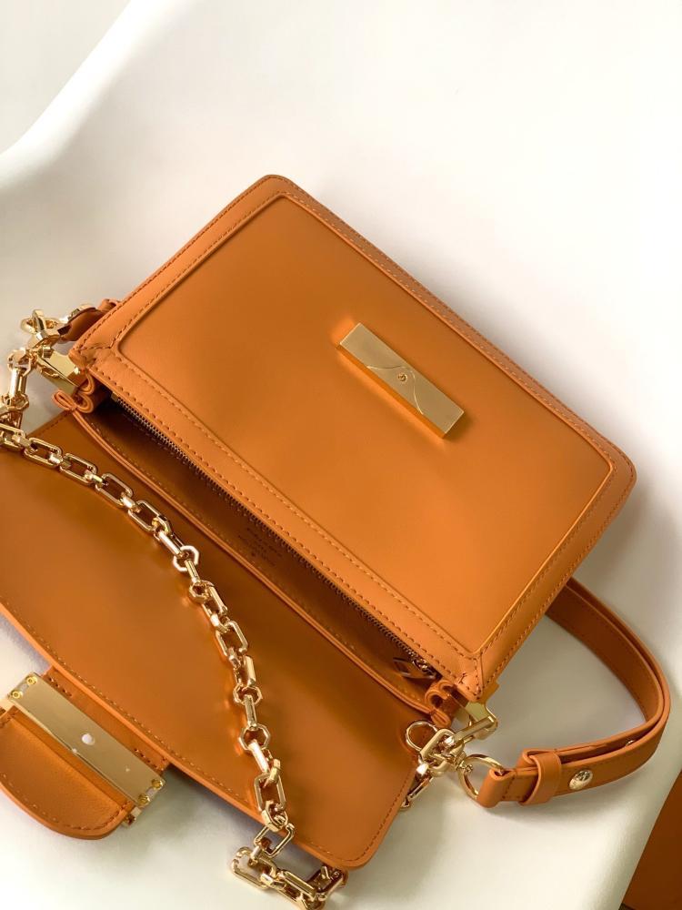 Classic Leather Shoulder Bag