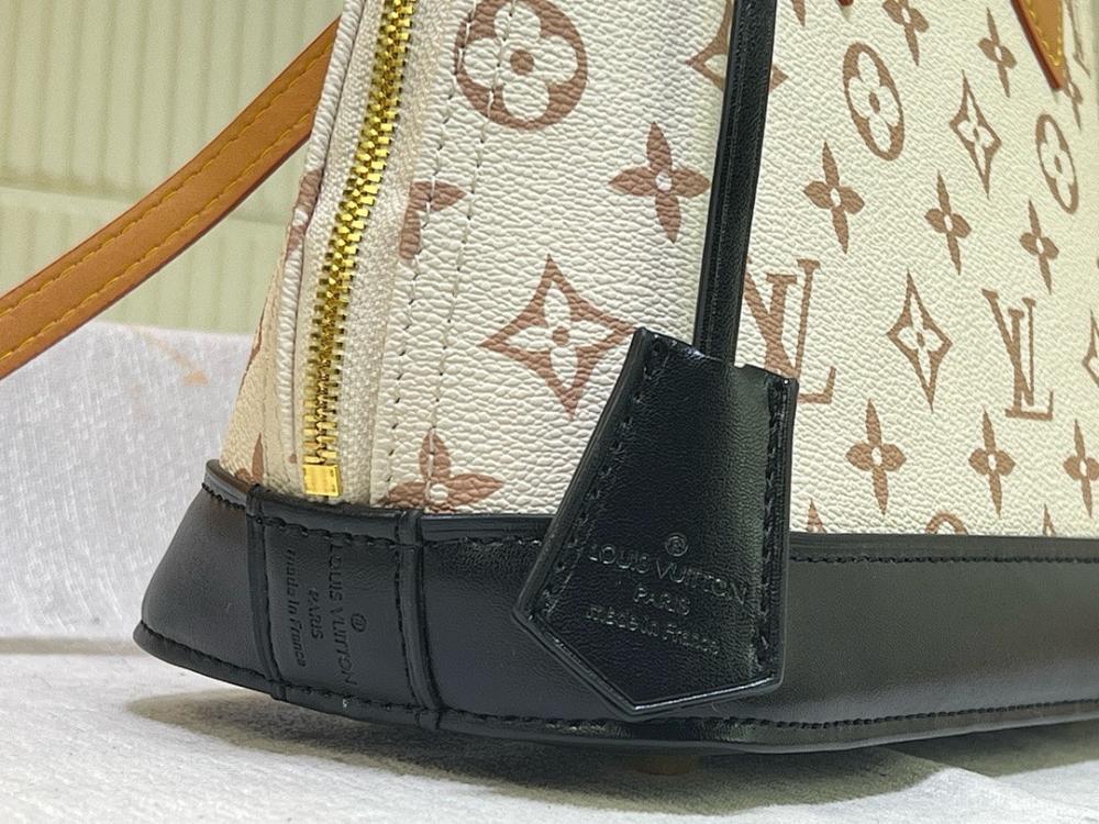 Luxury Stylish Leather Top Handle Bag