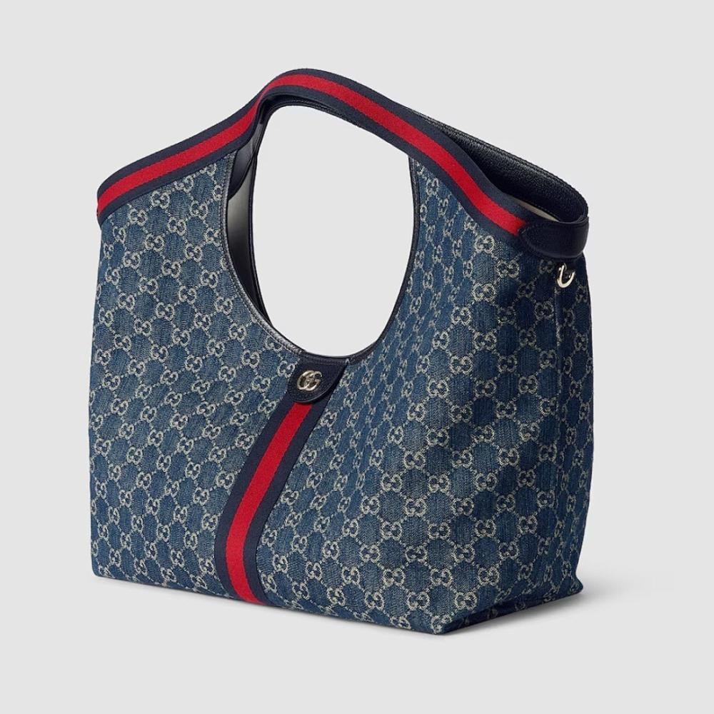 Elegant Refined Shoulder Bag