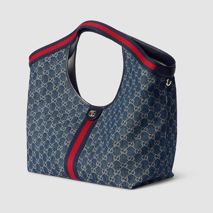 Elegant Refined Shoulder Bag