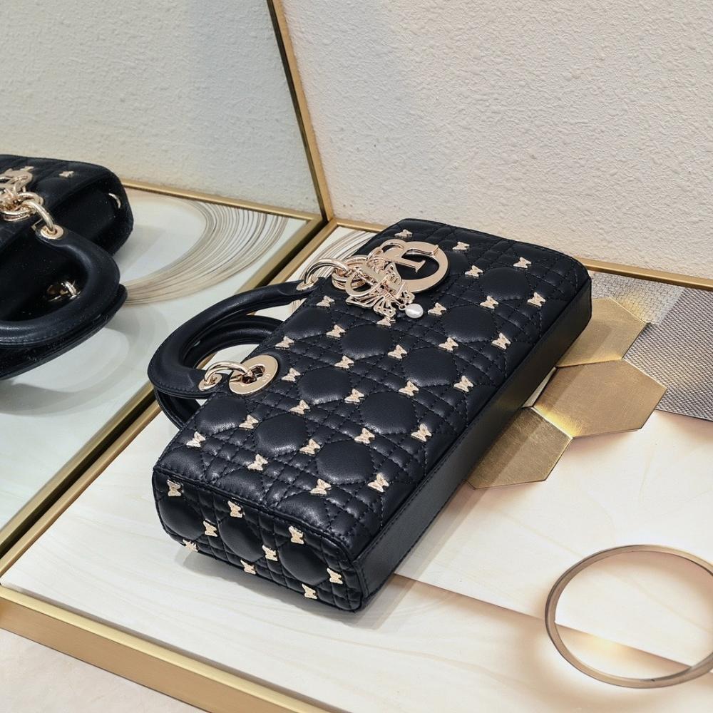 Modern Elegant Shoulder Bag
