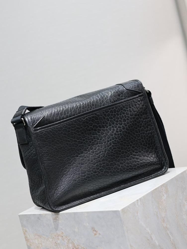 Modern Refined Lambskin Shoulder Bag