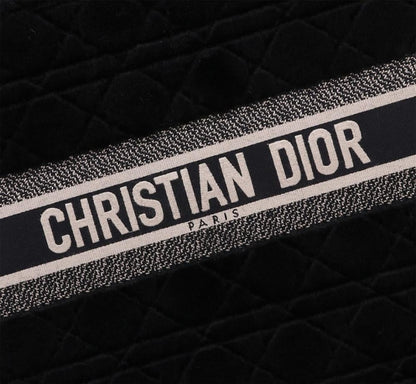 Italian-Inspired Luxury Embroidered Shoulder Bag