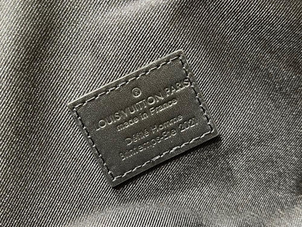 Modern Italian-Inspired Canvas Bag