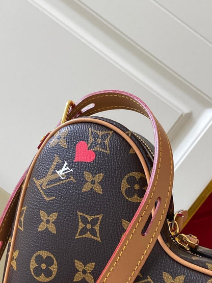 Modern Italian-Inspired Printed Canvas Shoulder Bag