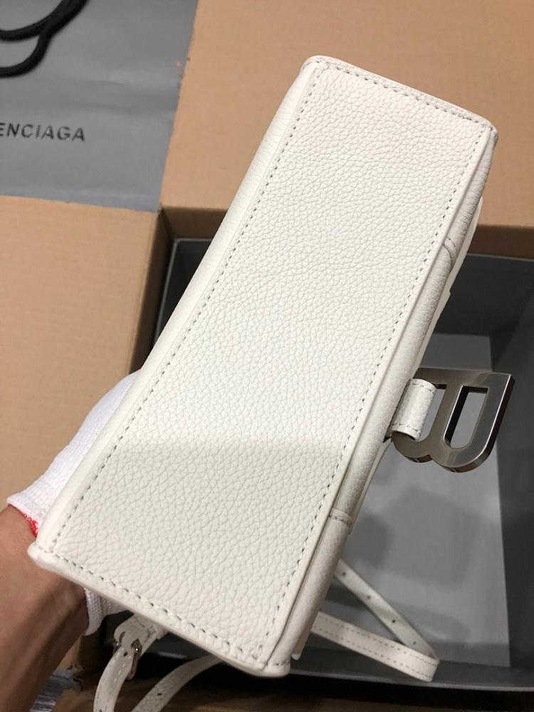 Modern Stylish Leather Top Handle Bag