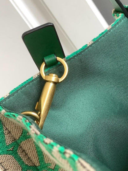 Modern Refined Woven Bag