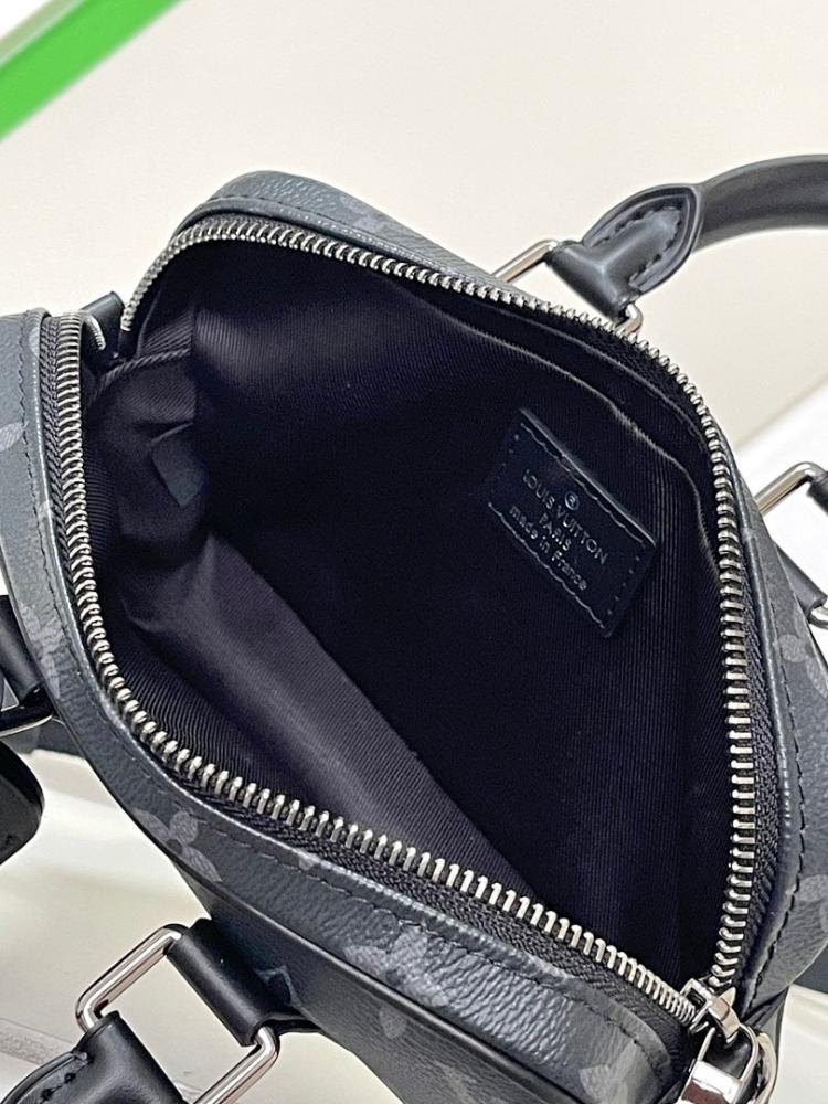 Classic Modern Shoulder Bag