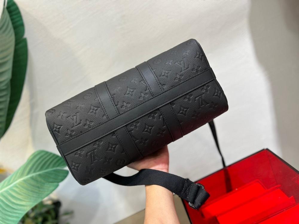 Alma Leather Travel Bag