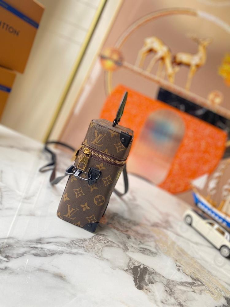 Modern Premium Studded Leather Shoulder Bag