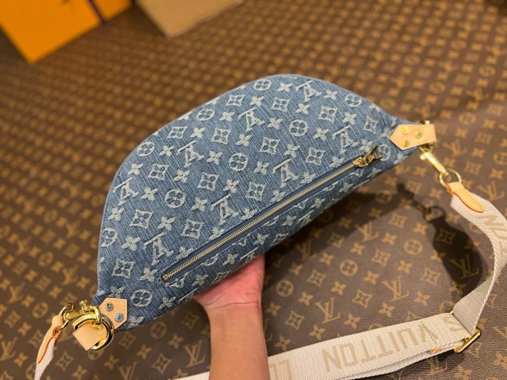 Italian-Inspired Stylish Blue Leather Shoulder Bag