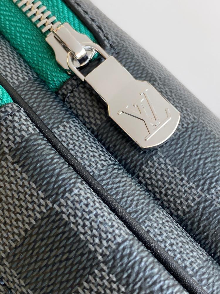 Classic Shoulder Bag