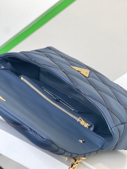 Stylish Quilted Lambskin Shoulder Bag – Limited Edition
