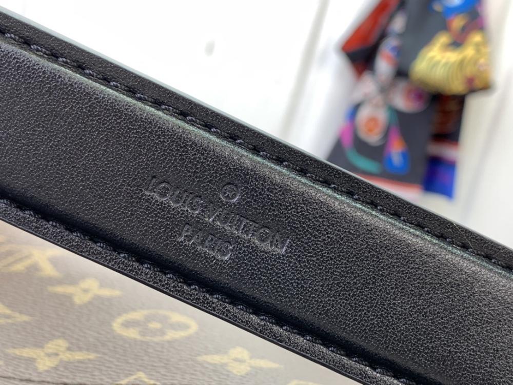 Elegant Shoulder Bag