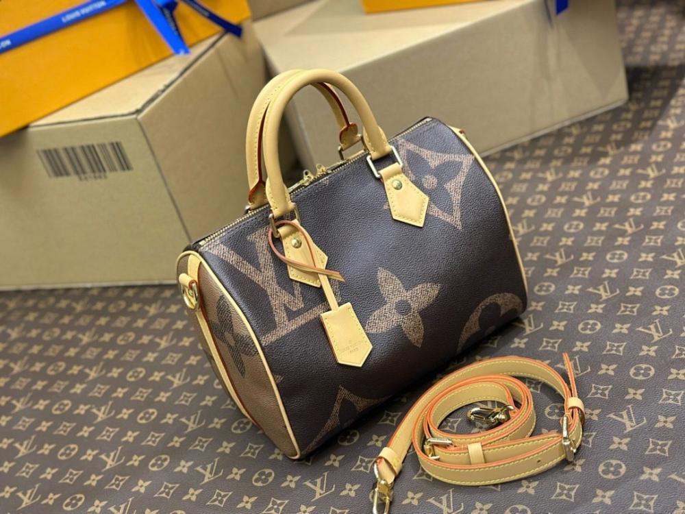 Stylish Refined Monogram Shoulder Bag