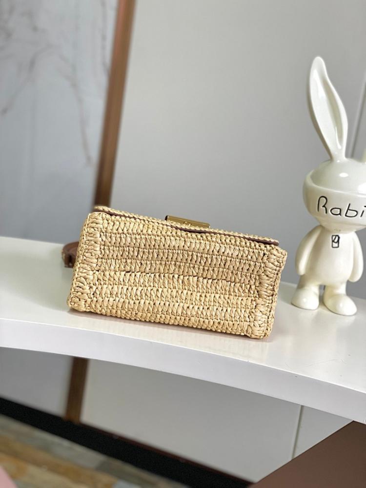 Twist Raffia Shoulder Bag