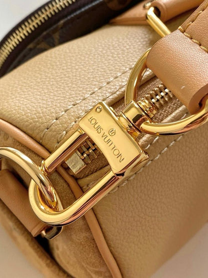 Luxury Leather Shoulder Bag – Limited Edition